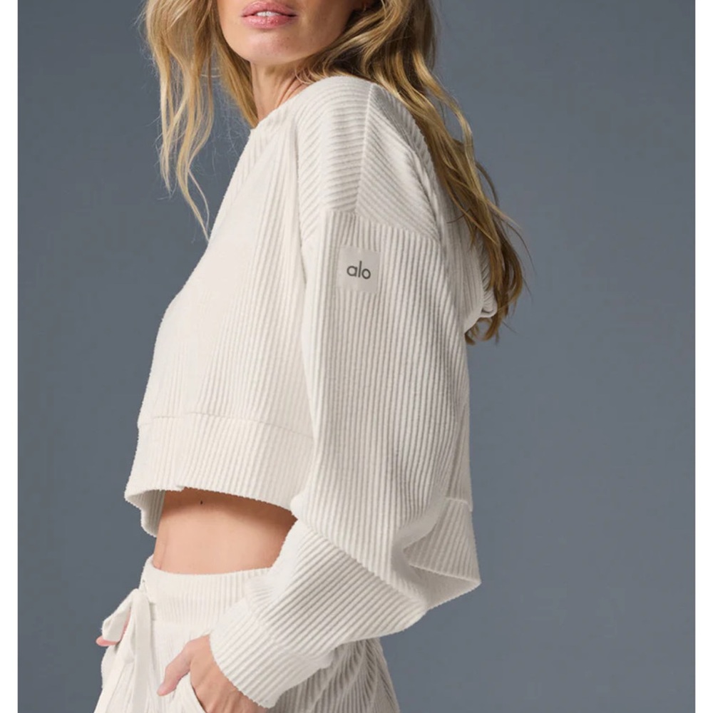 ALO Yoga Cream Ribbed Crop Sweatshirt & Sweatpants